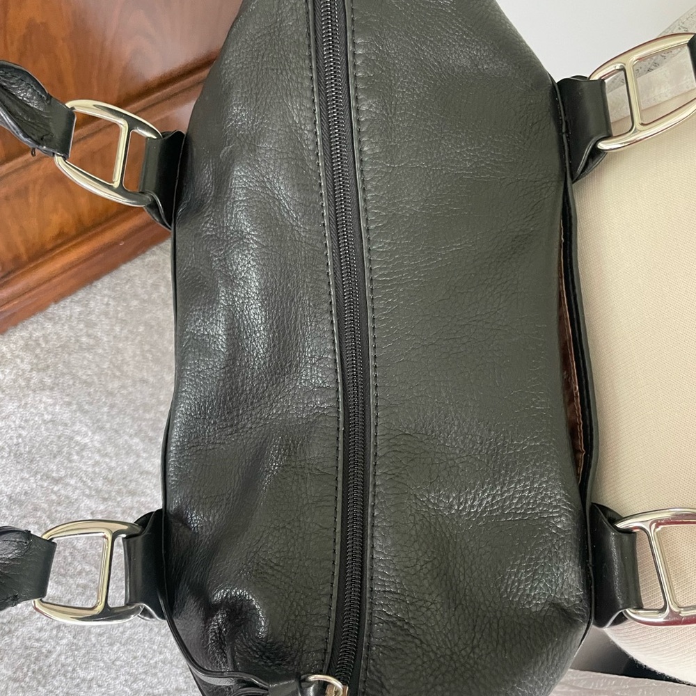 Gorgeous buttery soft black leather satchel - Like New Condition - Picture 3 of 9